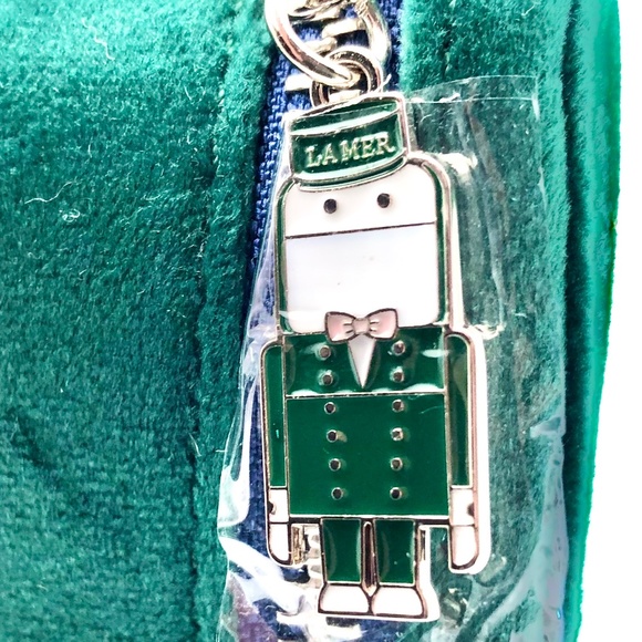 La Mer Serum Case Green Velvet Limited Edition Holiday 2023 NEW IN GIFT BOX - Picture 3 of 5